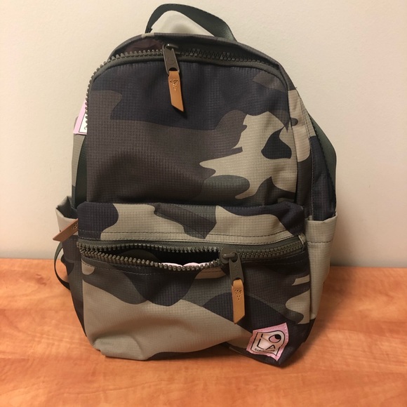 LOLA Mondo Starchild Camo Backpack - Picture 6 of 8
